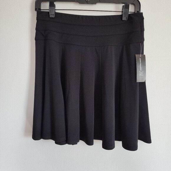 Ladies Petite SZ PS INC Black Short Fit & Flare Skirt  107 - Picture 1 of 3